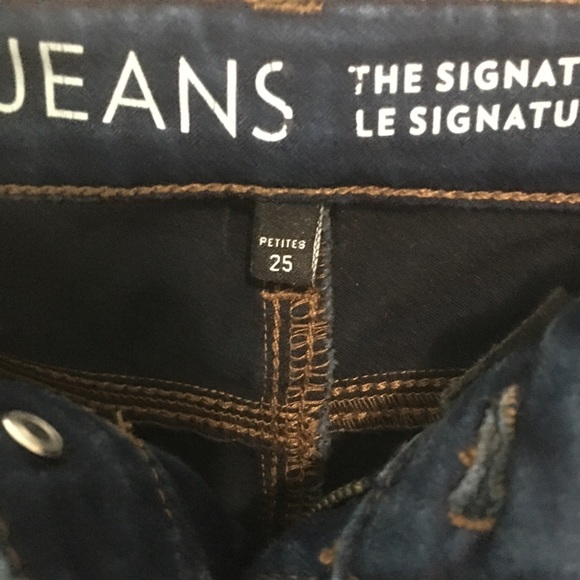 dark blue wash denim jean capris from reitmans - Picture 3 of 3